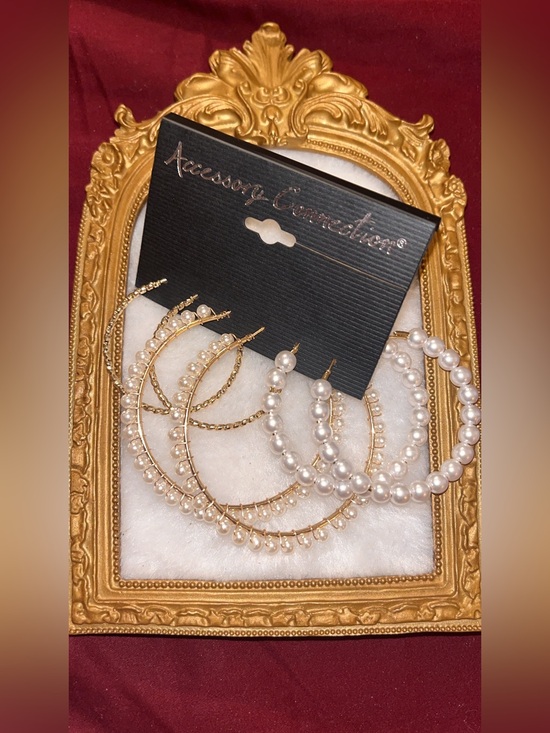 Accessory connection Jewelry - Gold Hoop Earrings with White Pearls - Set of 3